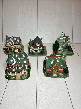 1995 Santas Best Christmas Village- 5 ceramic houses